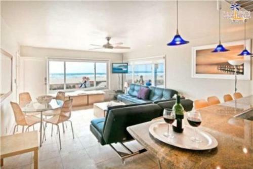 107-oceanfront Lux 1/7