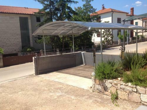 Apartmani Roi?
