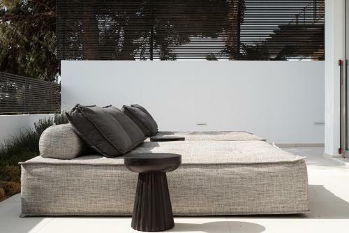 Black Stone Villa
