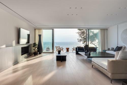 Black Stone Villa