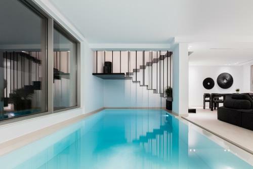 Black Stone Villa
