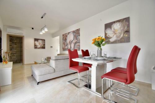 Hostal Holiday Apartments Petra