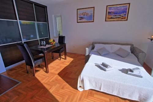 Studio Apartman Luka