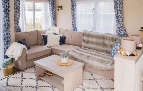 Nice Home In Renesse With 3 Bedrooms