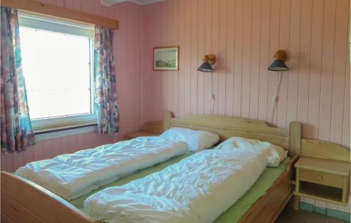 Two-bedroom Holiday Home In Skanevik