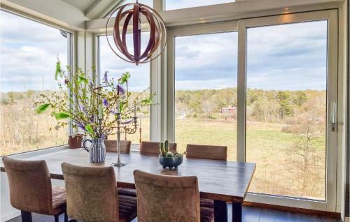 Stunning Home In Kode With Wifi And 4 Bedrooms