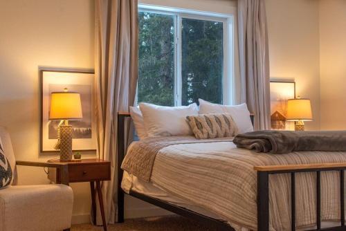 Private Getaway In The Pine Trees - Fox Ridge Lodge