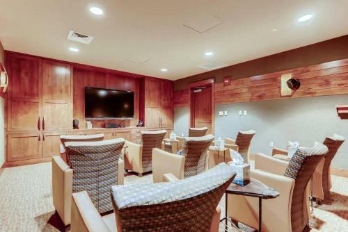 Modern Breckenridge Penthouse Ski In Ski Out