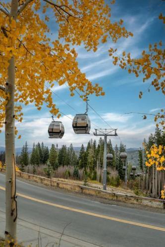 Modern Breckenridge Penthouse Ski In Ski Out