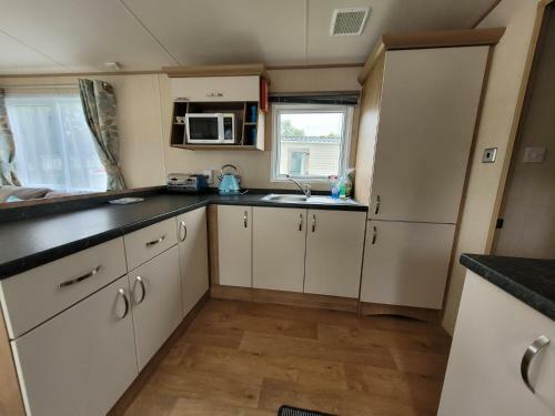 Lakeside Cotswold Holiday Home