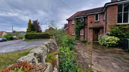 Hostal Koi Pond Annex
