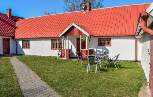 Stunning Apartment In Nybrostrand With