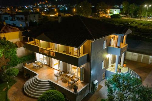 Anasemia Villa With Private Garden And Parking