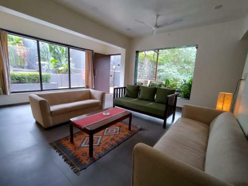 Villa Leisurely Ista Dhara With Infinity Pool