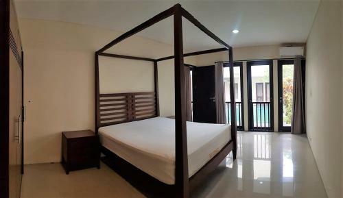 Affordable 5-bedrooms Villa With Sharing Pool In Bali
