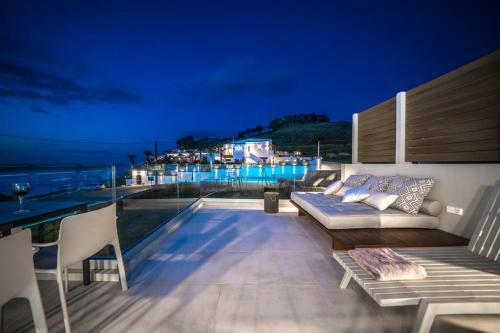 Beachfront Luxury Estate -casa Calma Villas