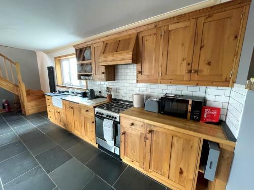 Pass The Keys Beautiful 2br House With Outstanding Views