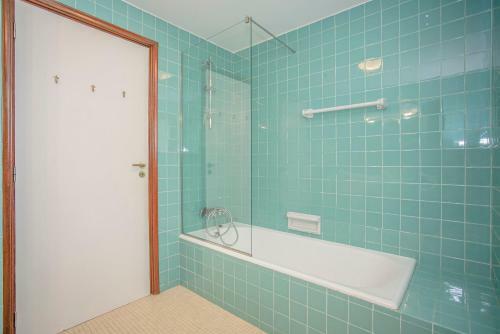 Liiiving In Moledo - Beach & Garden Villa