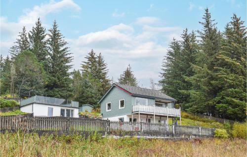 Nice Home In B�v�gen With 4 Bedrooms