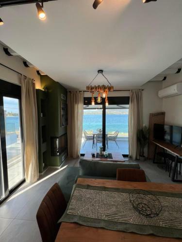 Ionian Hospitality ???????