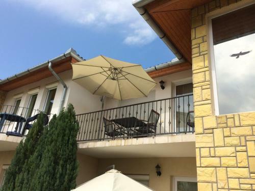 Balatonlelle Apartmanh�z