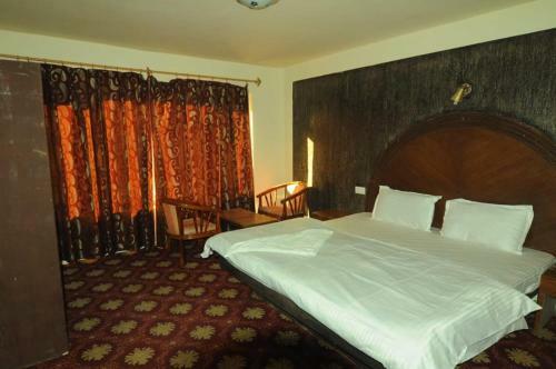Hotel River Edge