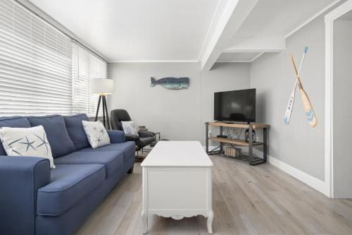 3 Bedroom Bay Front Villa Bring Your Boat Dock Space Available Villa