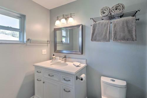 Edgewater Abode About 7 Mi To New Smyrna Beach!
