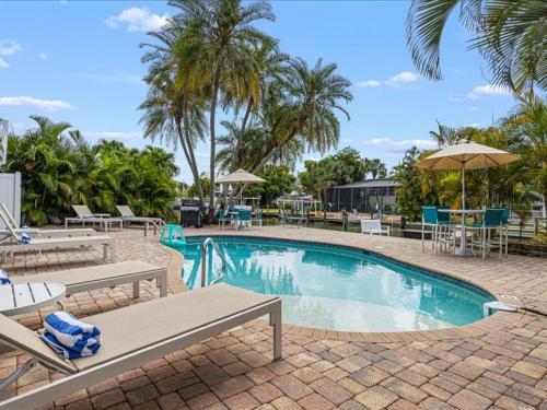 Bahia Via #1 At Bayfront Vacation