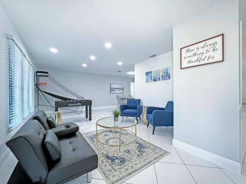 Pelican Central With Heated Pool