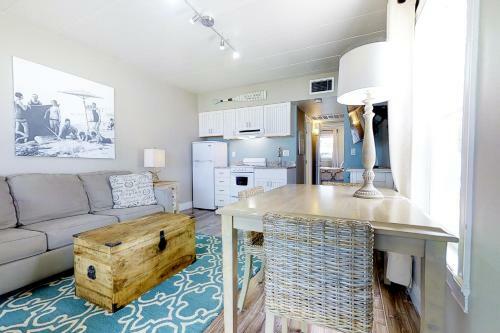 Bungalow Beach Place 1