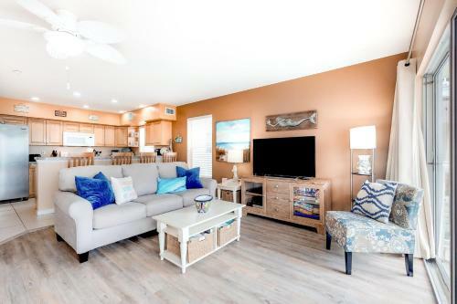 Captain's Cove 402