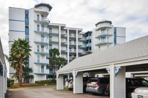 Lighthouse Pointe 402