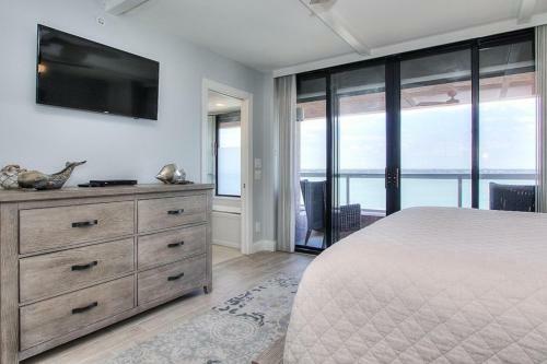 Crescent Beach Club II 9a