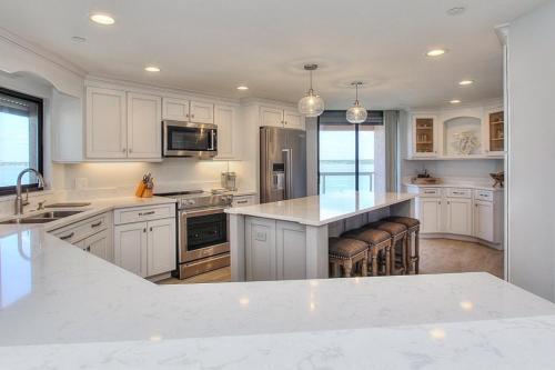 Crescent Beach Club II 9a