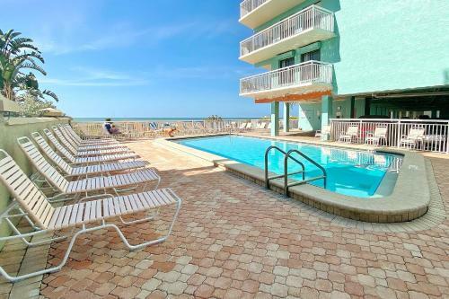 Chateaux Sunset Suites 408