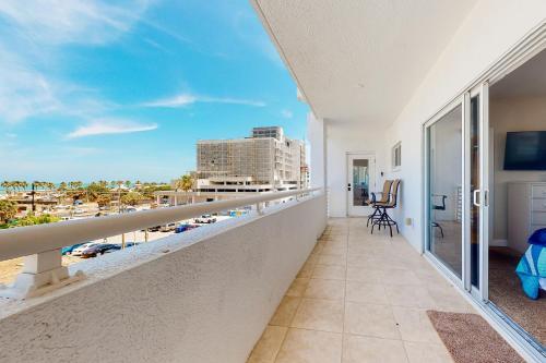 Sun West Palms 301