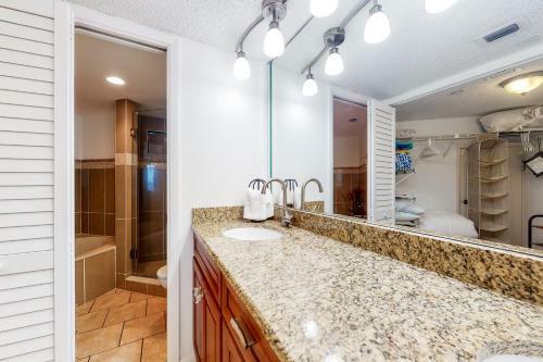 Crescent Beach Club I 9b