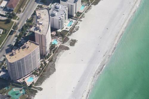 Crescent Beach Club I 9b
