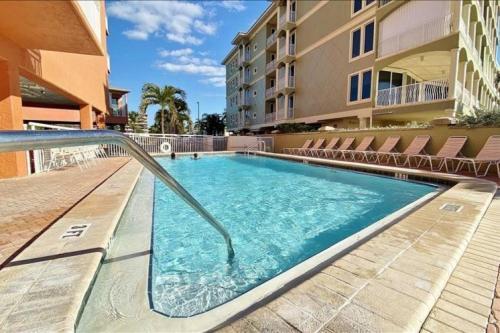 Chateaux Sunset Suites 106