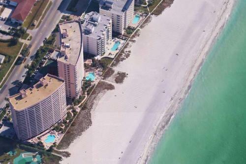 Crescent Beach Club I 16c