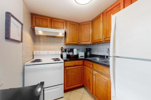 Sea Breeze Condo 1