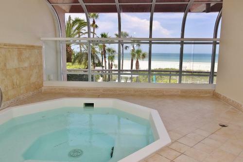 Crescent Beach Club I 5a