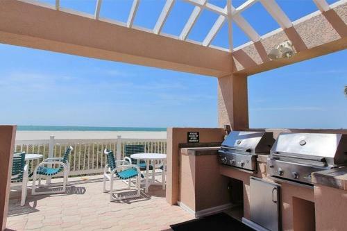 Crescent Beach Club I 5c