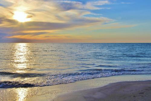 Reflections On The Gulf 604