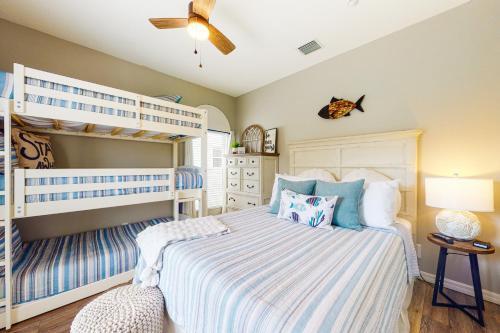 Mariner's Pointe 701