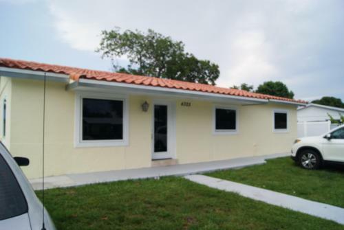 Private Studio Two Miles From Hard Rock Stadium