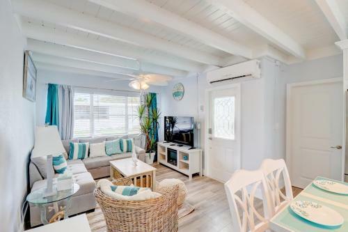 Starkes Casa Villa Coastal Seaside Getaway