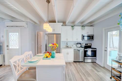 Starkes Casa Villa Coastal Seaside Getaway