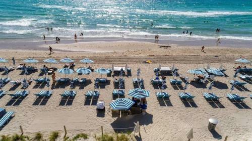 1 Million Dollar Listing Oceanfront Balcony 2br2ba